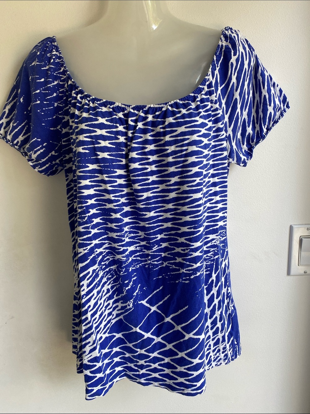 Woman’s Nanso Finland Blue/ White Top Shirt Large